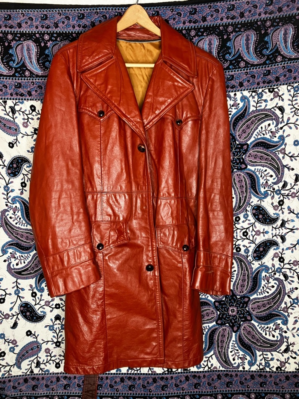 Vintage 1980s men’s leather belted trench coat 40
